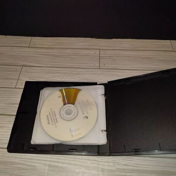 Illusions By Aprilynne Pike Recorded Books 8 CD's Audiobook - Picture 5 of 8